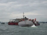 Вьетнамда туристік кеме аударылып, 34 адам қаза тапты