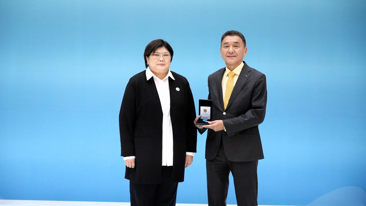 Құқық саласының үздіктеріне мерейтойлық медаль табысталды