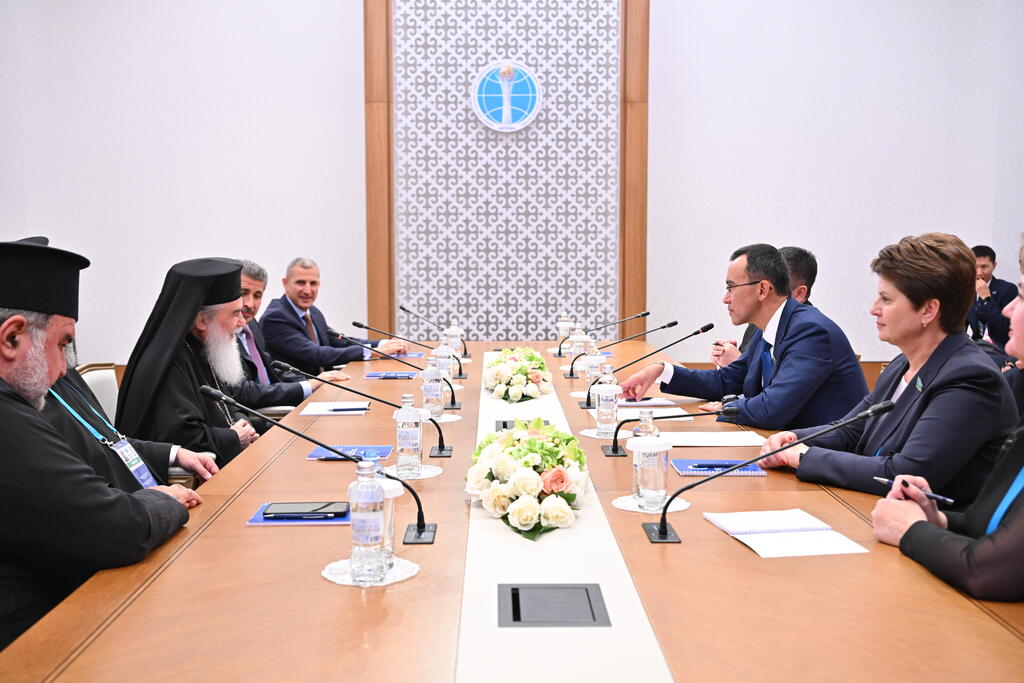 Екіжақты кездесулер