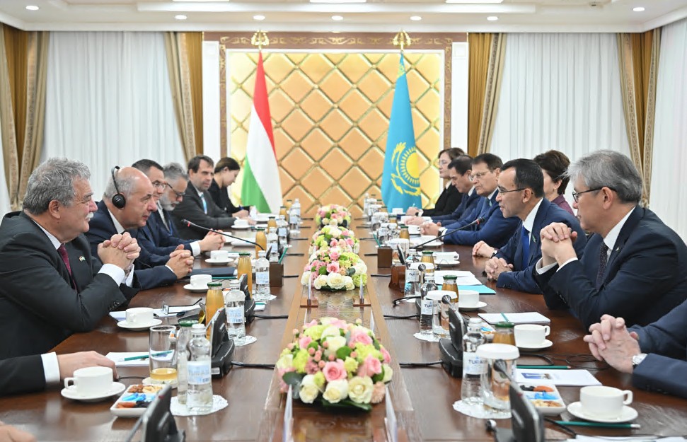 Ынтымақтастық аясындағы басқосу