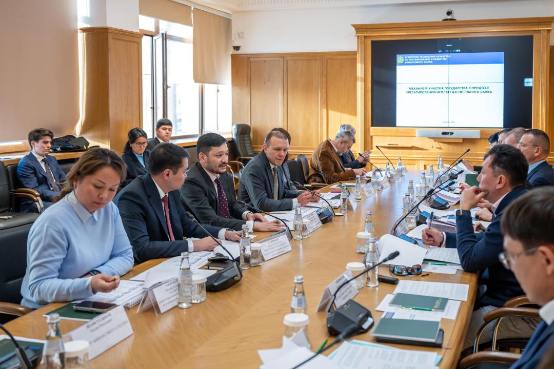 Төлемге қабілетсіз банктерді реттеу жөніндегі жаңа тетіктің барысы талқыланды