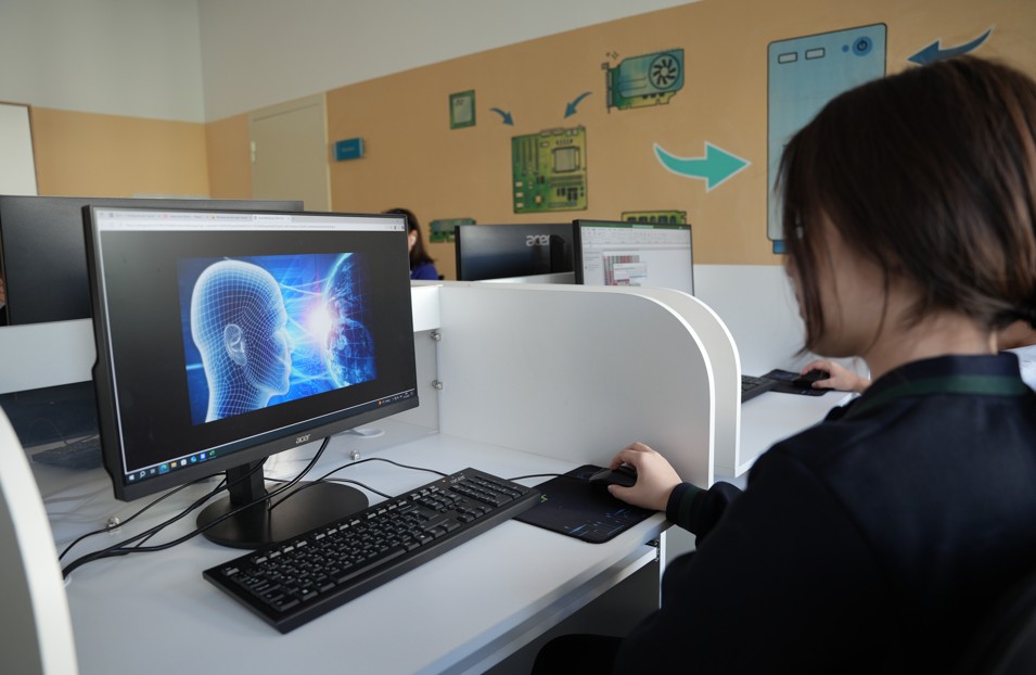 Мектеп және жасанды интеллект