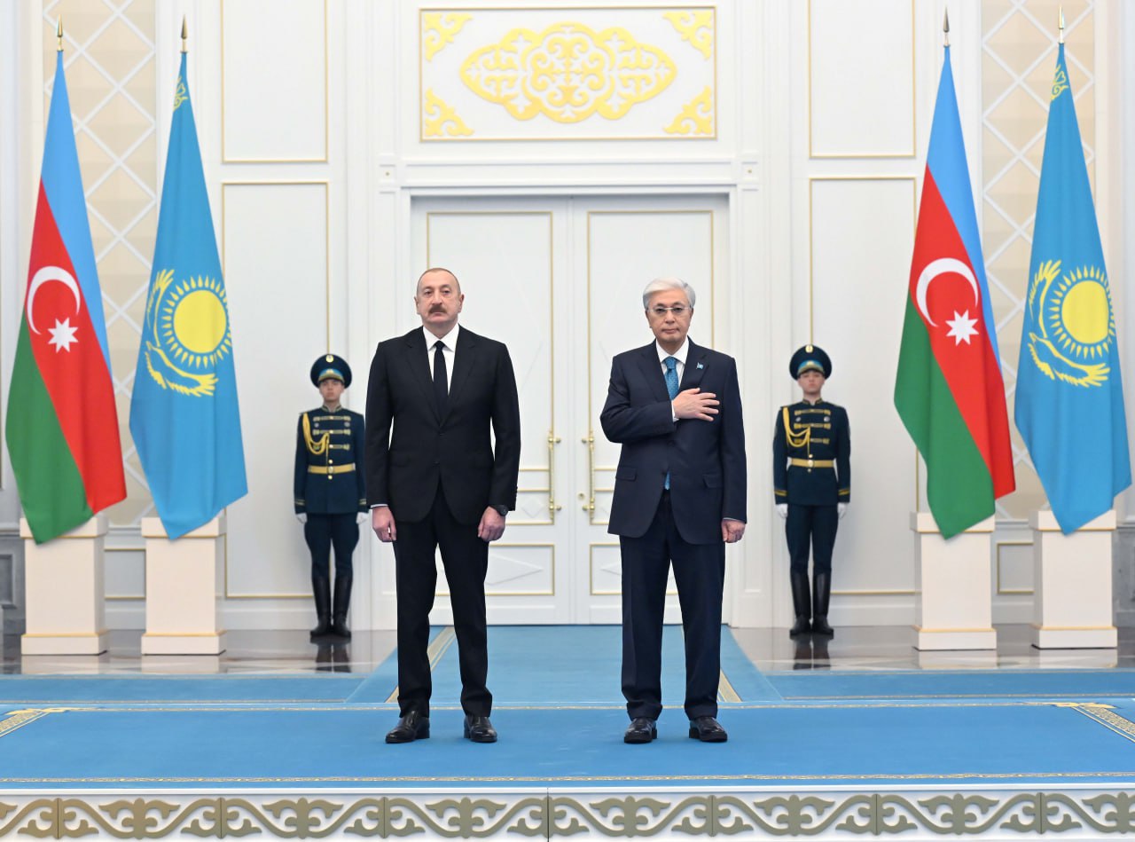 аа