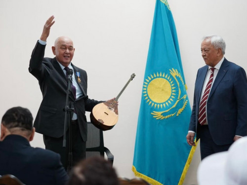 Бірқатар қаламгер мемлекеттік наградалармен марапатталды