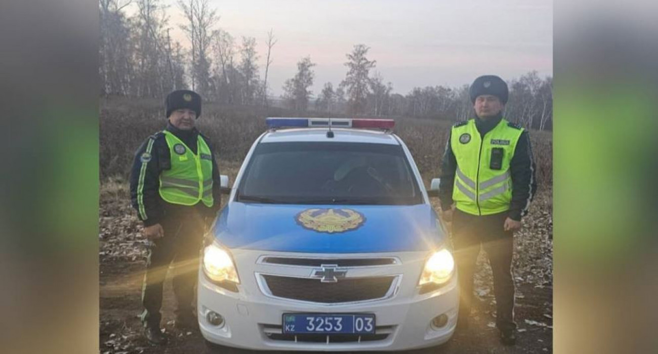 Русское порно онлайн с рыжа Көзілдірік киген қызыл шашты порно