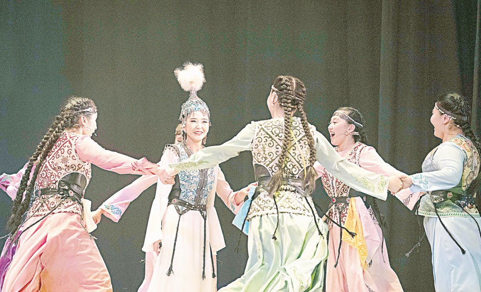 Қазақ өнеріне құрмет көрсетті