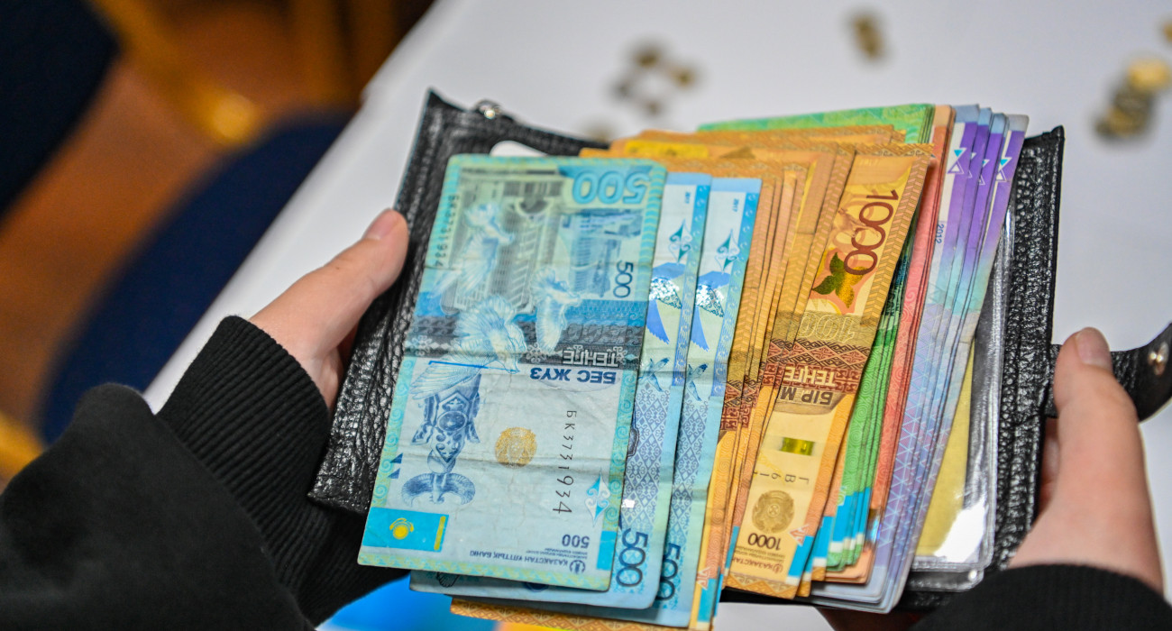 Жалаңаш лондондық топтардың суреттері