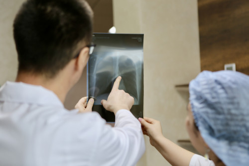 Ауруханалар лық толы: Астанада вирус өршіп тұрғаны рас па?