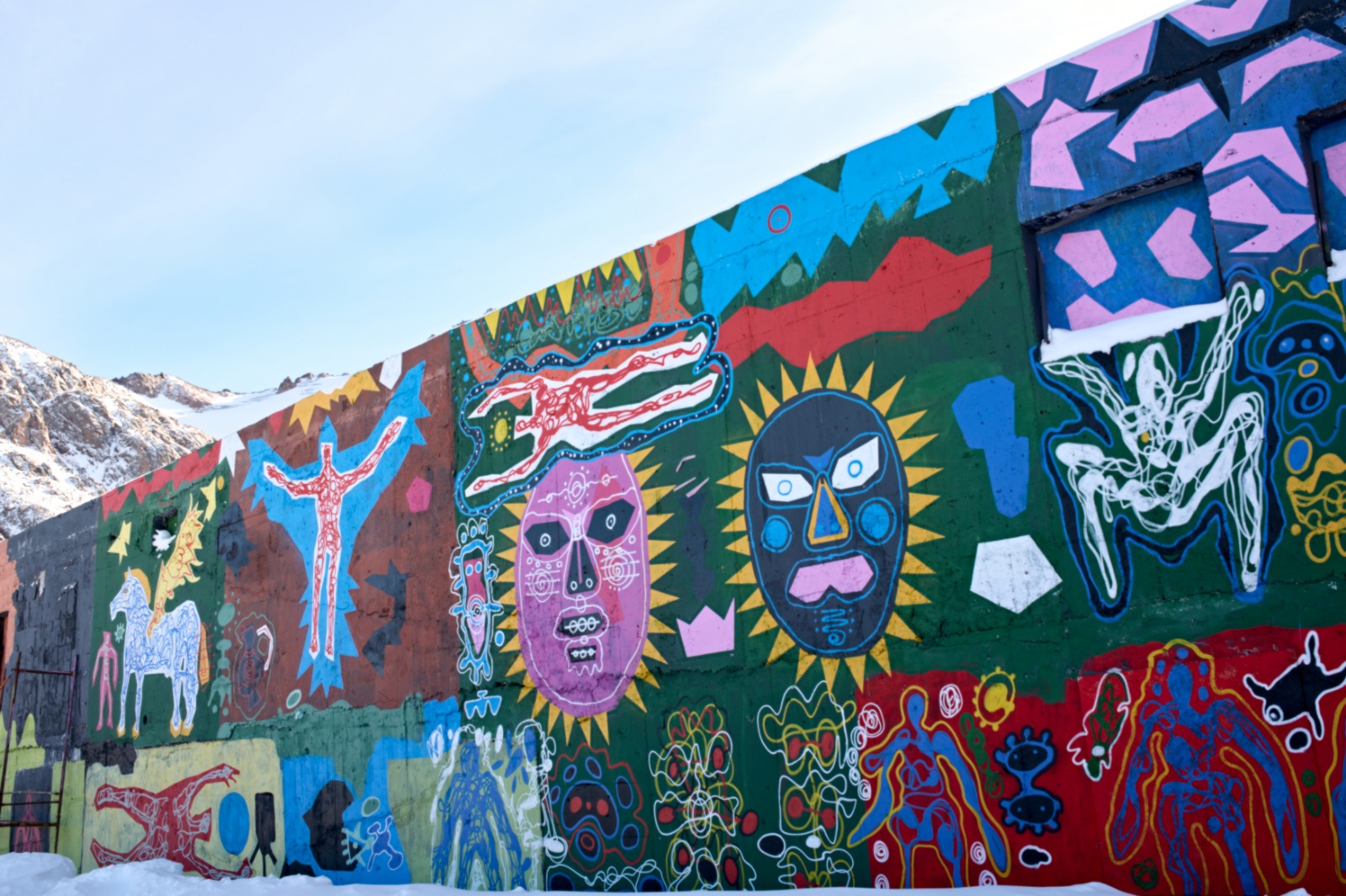 Шымбұлақ шыңында БҰҰ-ның 80 жылдығына арналған мурал салынды