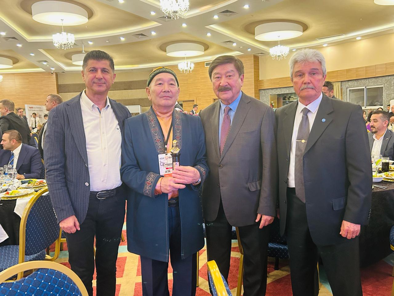 Түркі дүниесі және шертпе күйдің шеберлері