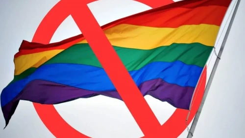 «Арсыз дүниелердің ықпалына қарсымыз»: Алматыда ЛГБТ насихатына қарсы жиын өтті