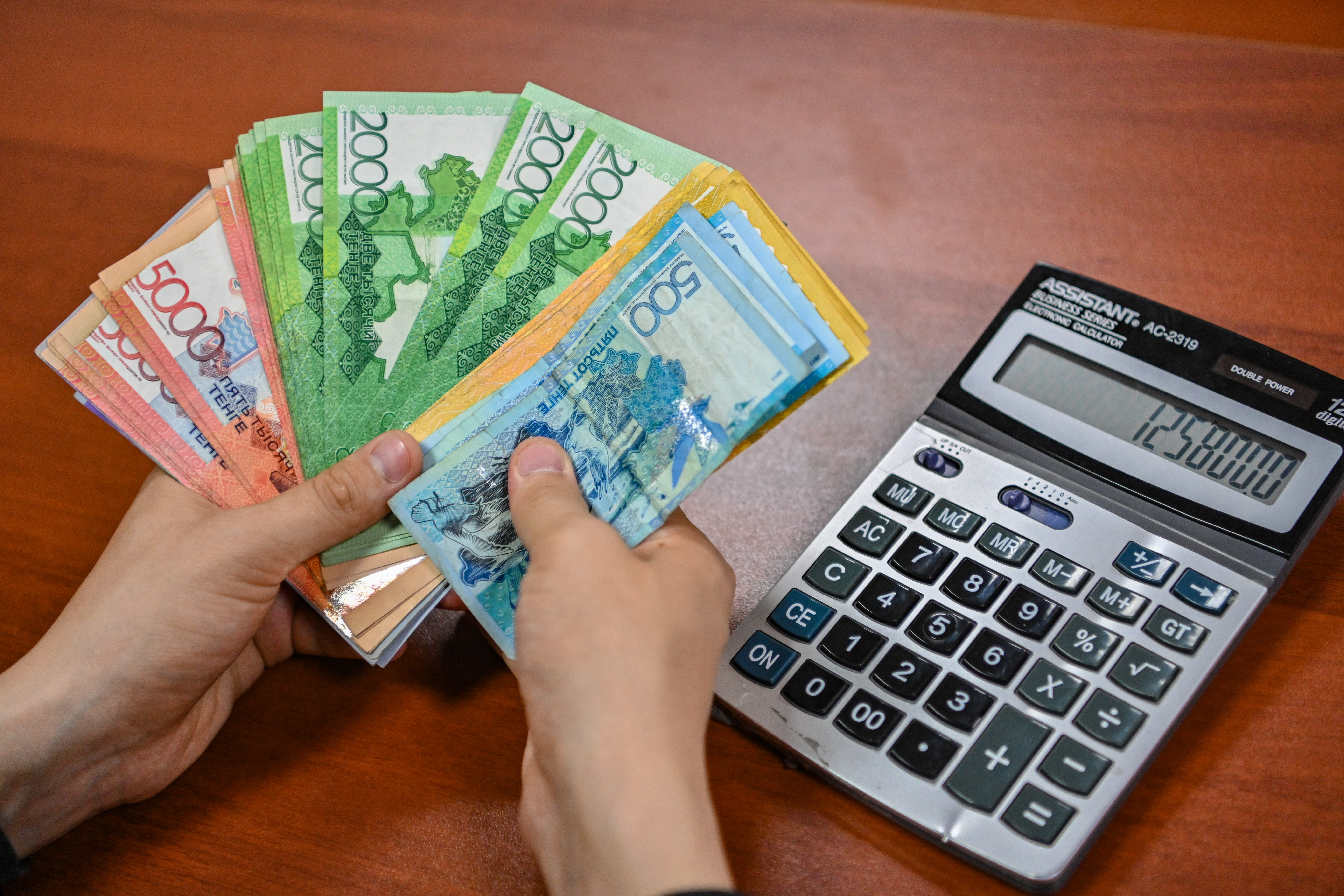 Елдегі кәсіпорындар жұмыскерлерге 2,3 млрд теңге жалақы төлемеген