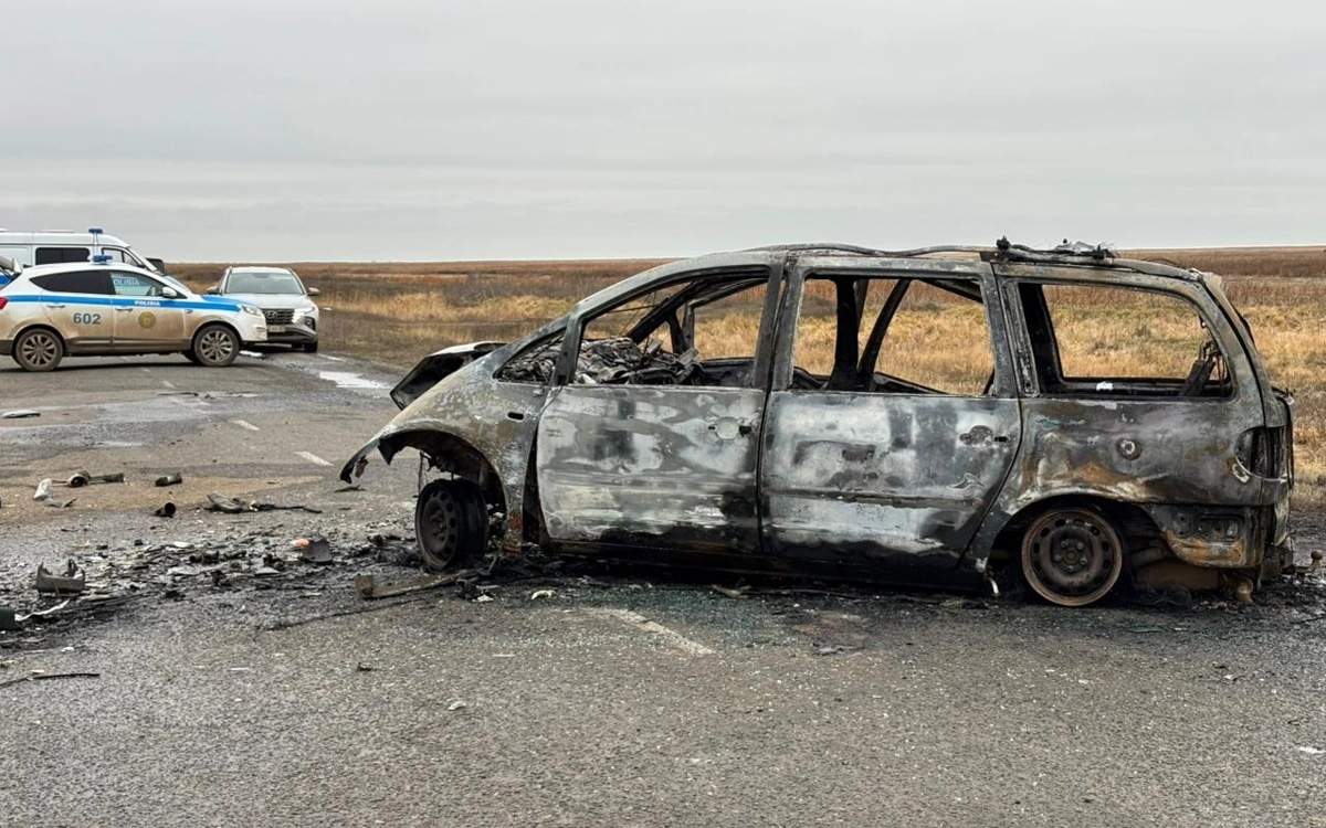 БҚО-да екі көлік соқтығысып, 8 адам көз жұмды