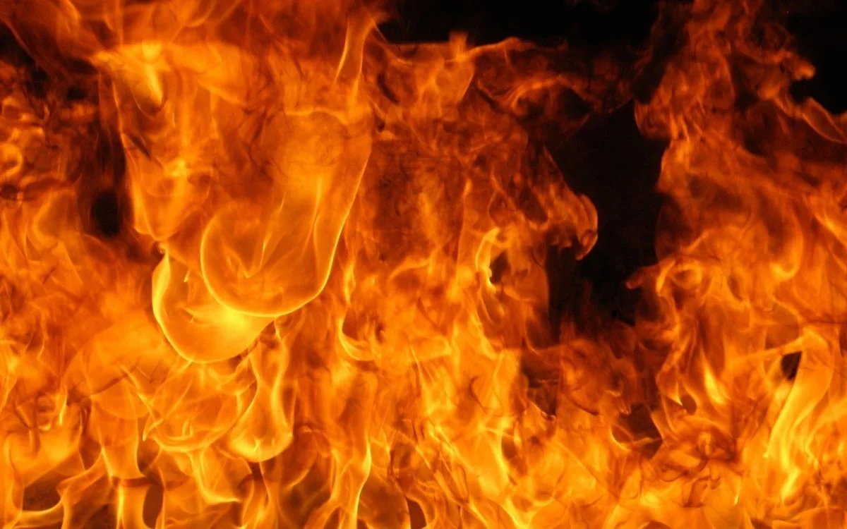 Қостанайда көпқабатты үйде болған өрттен бес адам құтқарылды