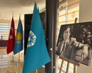 Дәуірлерді тоғыстырған диалог