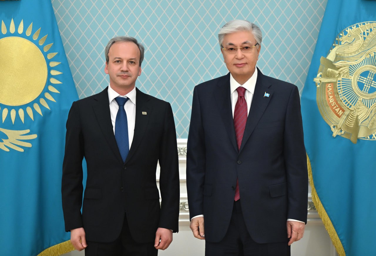 Қасым-Жомарт Тоқаев Халықаралық шахмат федерациясының президенті Аркадий Дворковичті қабылдады