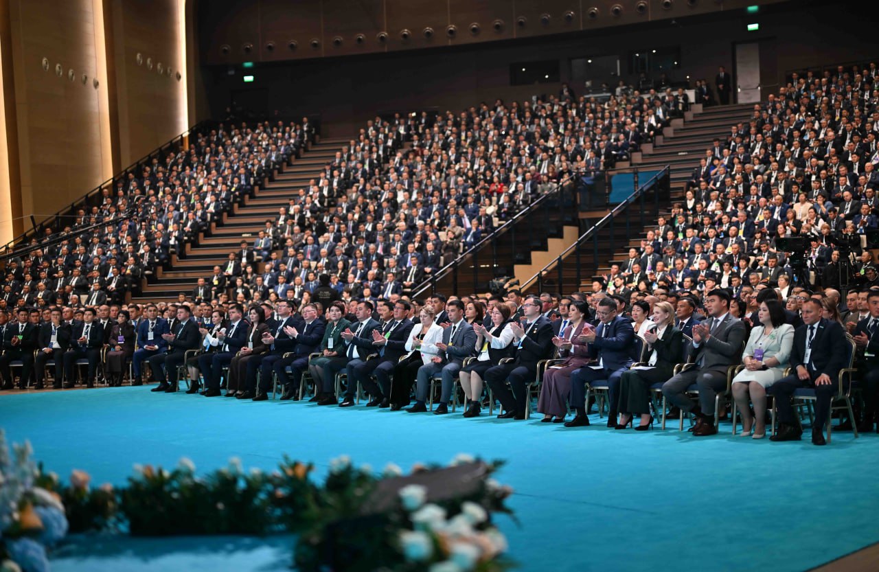 Тоқаев: Өркениет көшінен қалмай, технологиялық жаңғыруды жылдамдату қажет