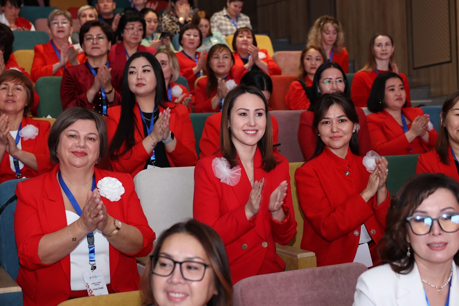 Еңбегі жанған арулар