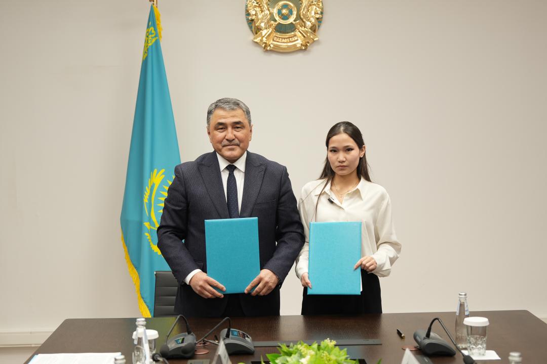 Мектеп оқушысы Су министрімен меморандумға қол қойды