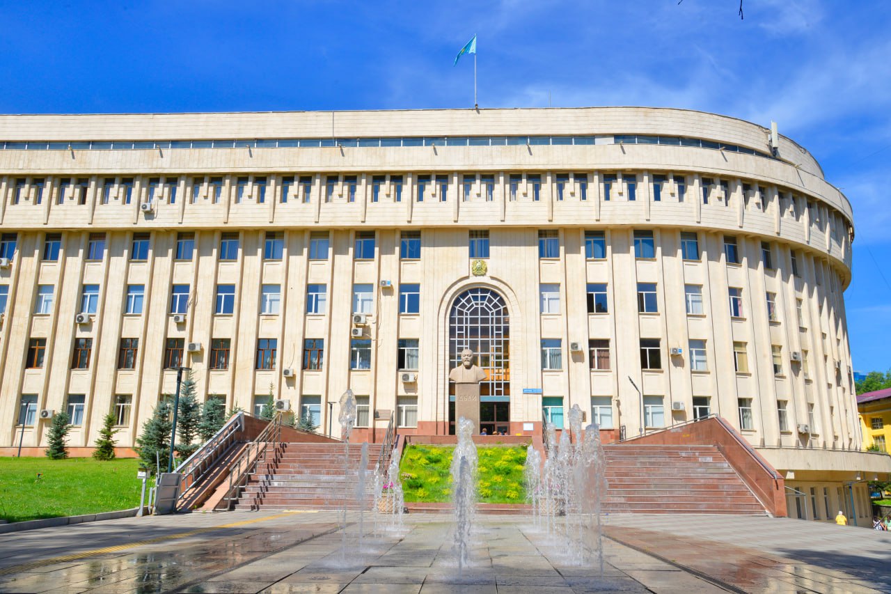 Абай дана – қазаққа, Абай университеті дара – қазақта