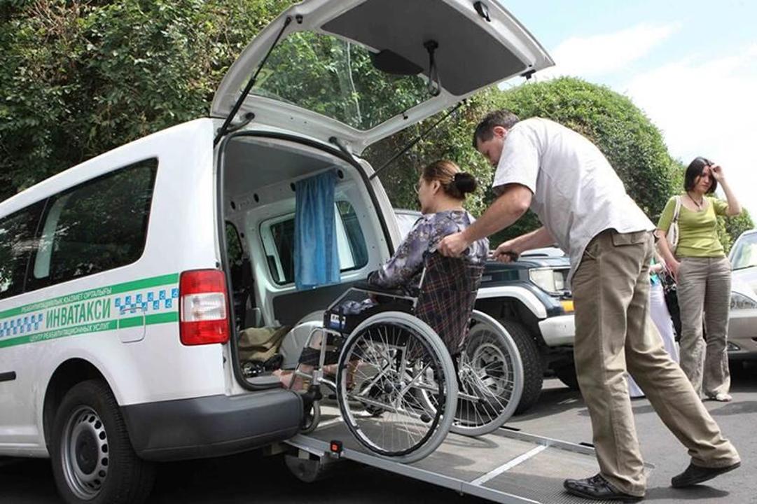 Алматыда инватакси енді тәулік бойы жұмыс істейді