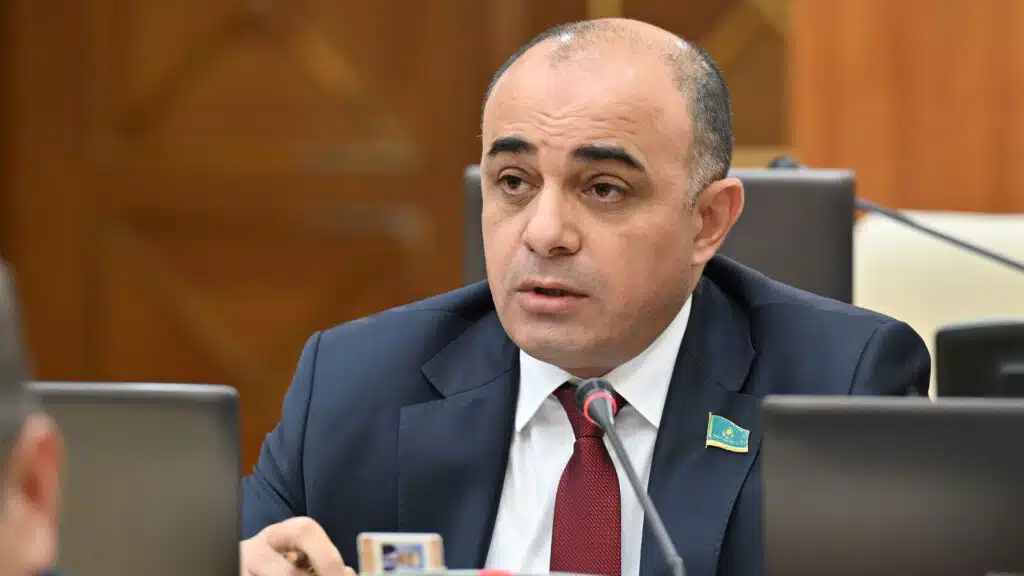 Депутат: Шетелден қаражат алушылардан ашықтық талап етілуі қажет