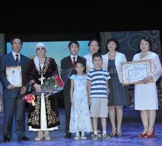 Алтын діңгек