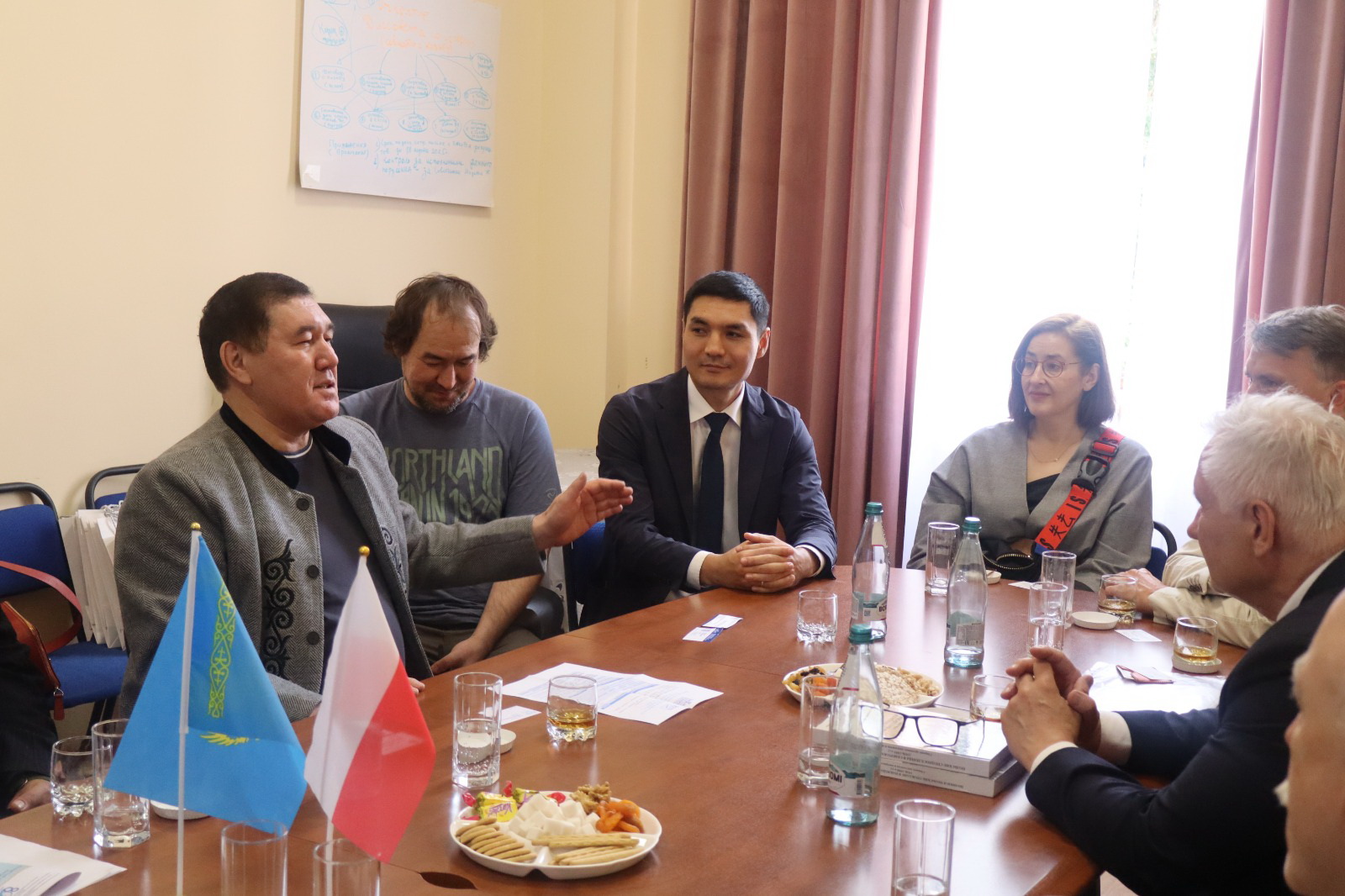 Ұлт тарихына – айрықша қызмет