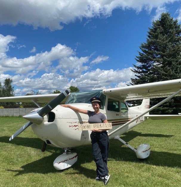 Аспанға құштар бойжеткен