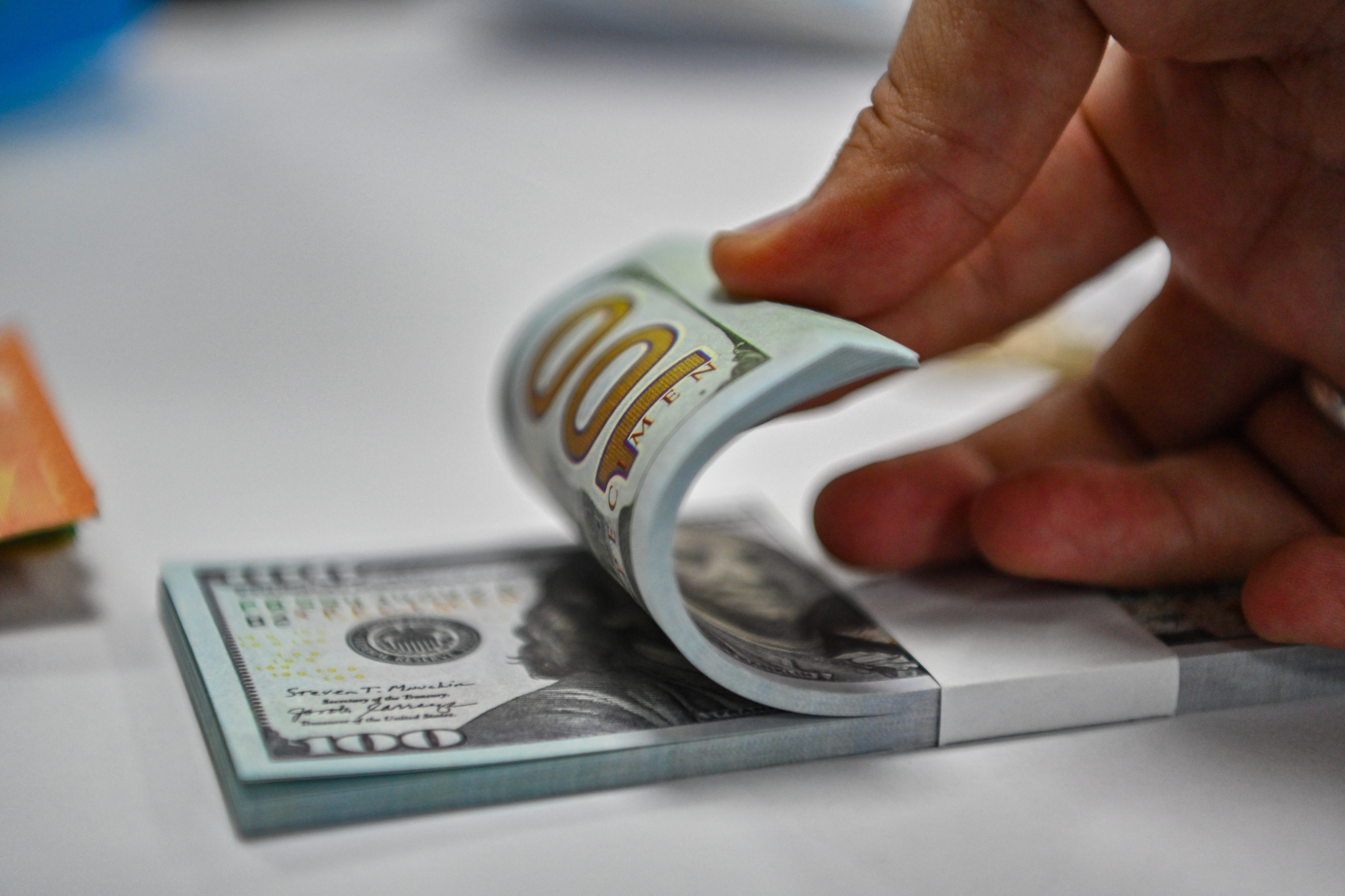 Бүгінгі доллар бағамы қандай?