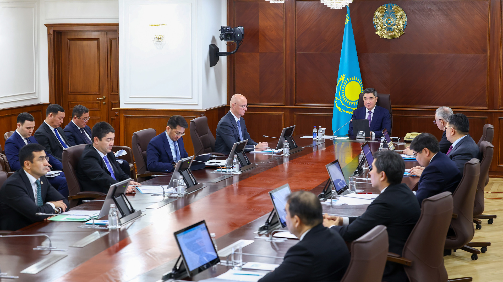 Шағын және микро бизнесті қолдаудың кешенді жүйесі бекітілді