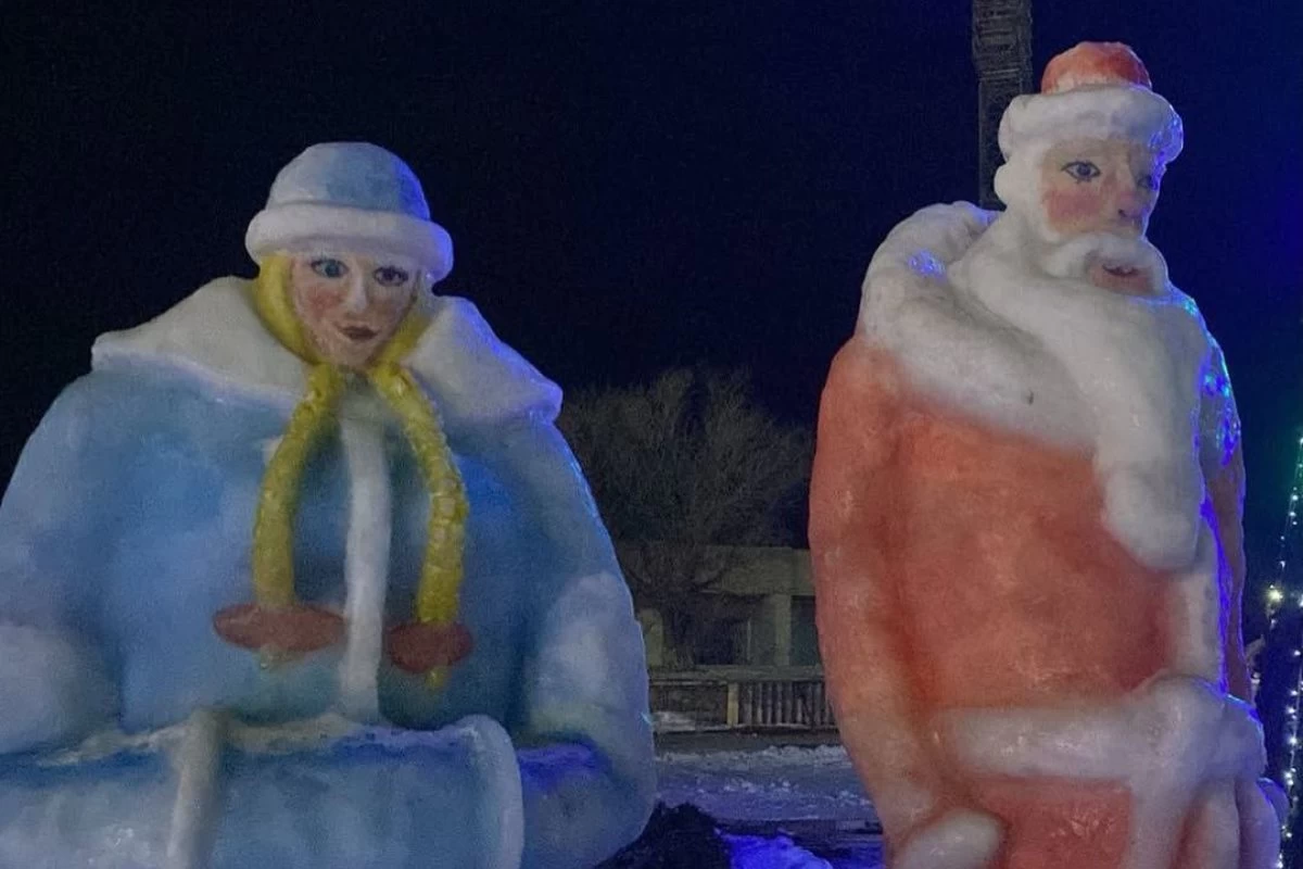 Степногорскідегі «сұрықсыз» Аяз ата: тұрғындарды шошытқан мүсіндер алаңнан алынып тасталды