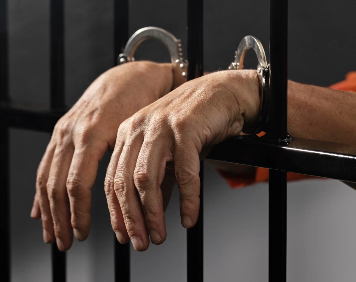 Шымкентте сотталғандарды азаптаған түзеу мекемесінің үш қызметкері қамауға алынды