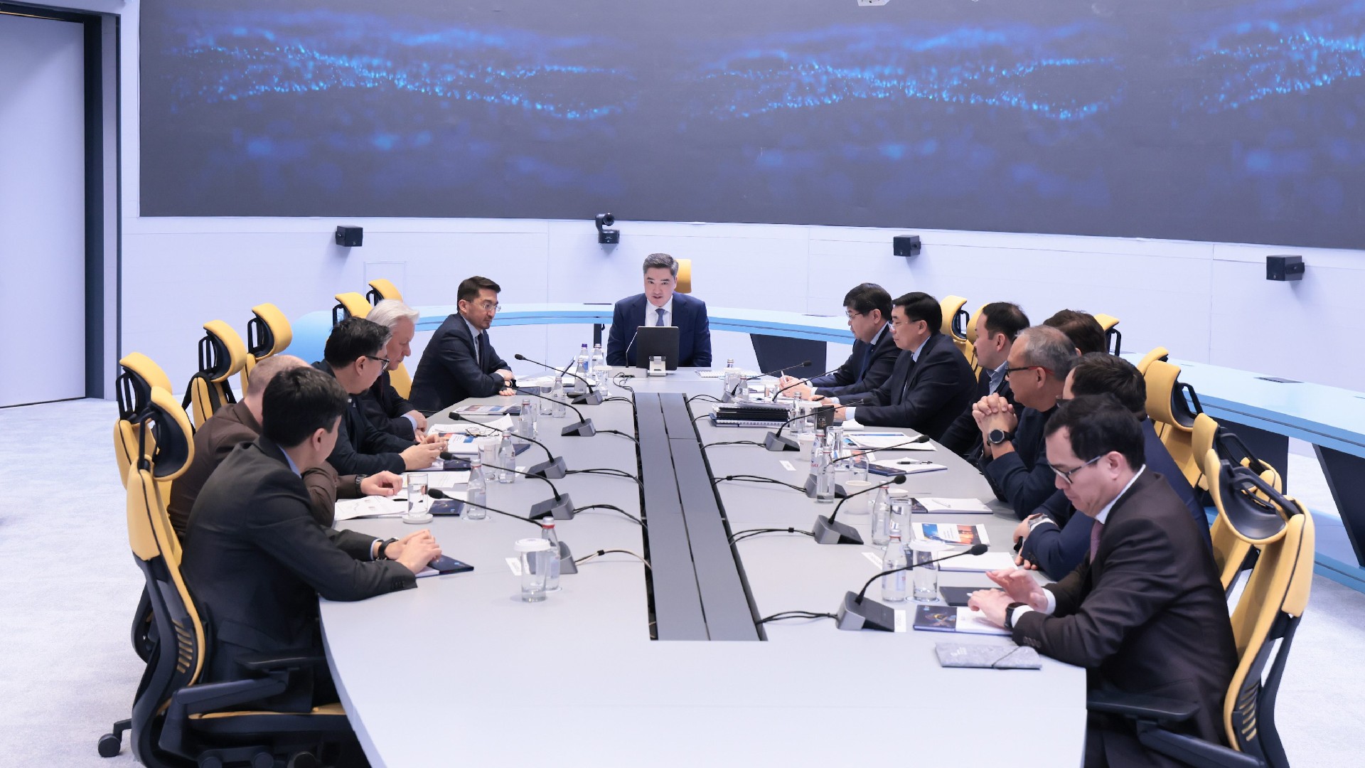 Экономикаға байыпты көзқарас керек