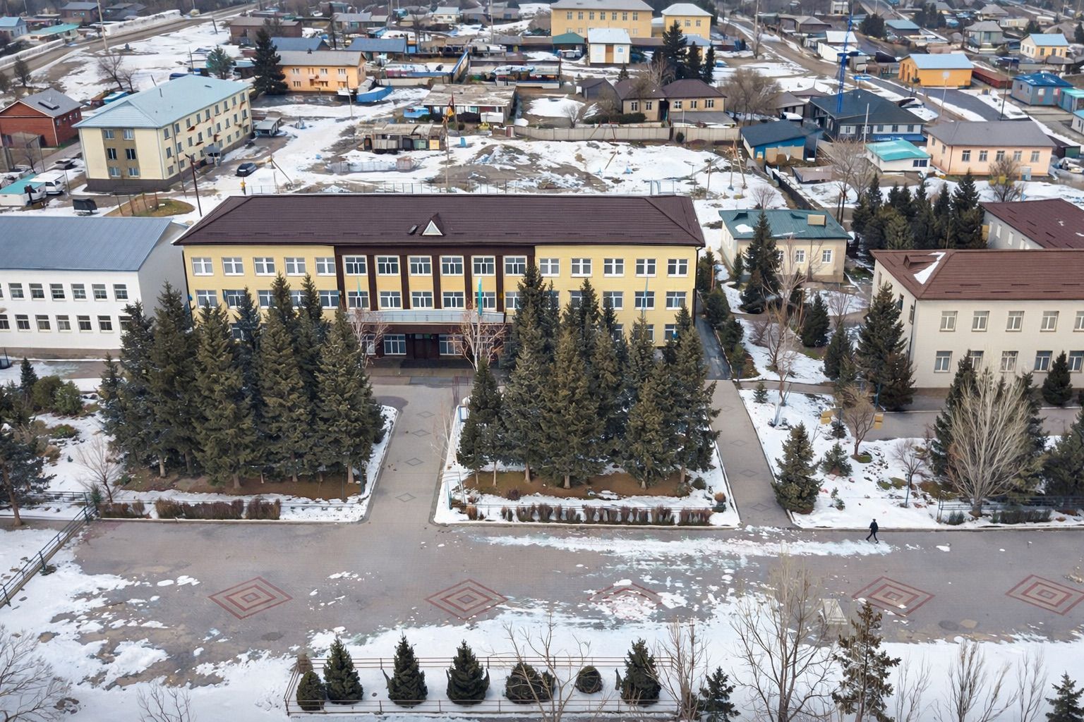 Өнеркәсіп өрістеп, тұрмыс түзелген