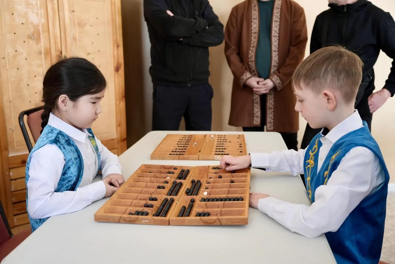 Семейде «Абайдың зияткерлік ізімен» тоғызқұмалақ үйірмесі ашылды