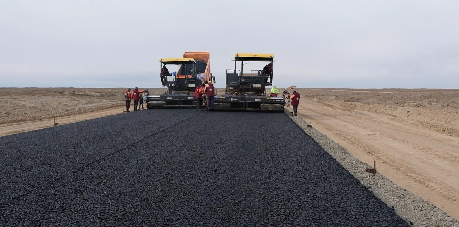 Тегіс жолда да тосқауыл бар