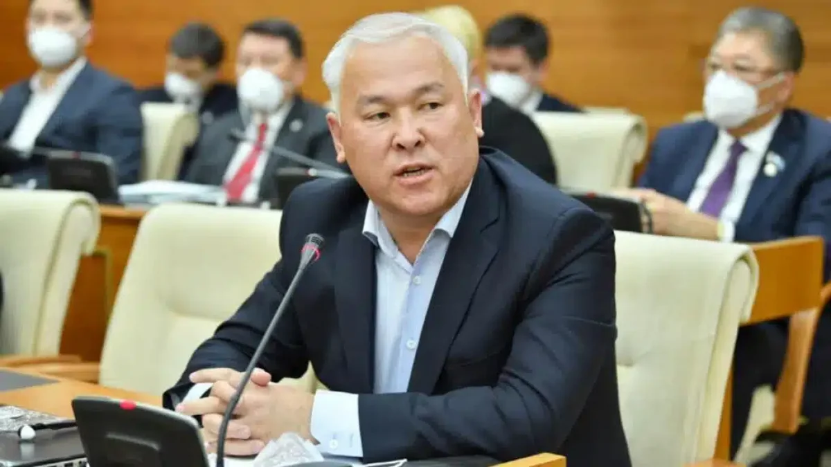 Мұрат Әбенов: Конституцияда шығармашылық еркіндікті нақты қорғайтын нормаларды бекіту қажет