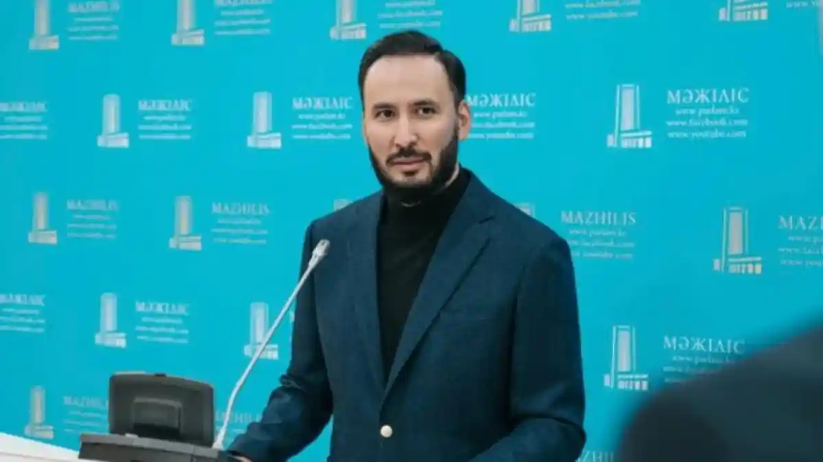 Айдарбек Қожаназаров: Конституциялық реформа – жас ұрпаққа бағыт, экономикаға серпін