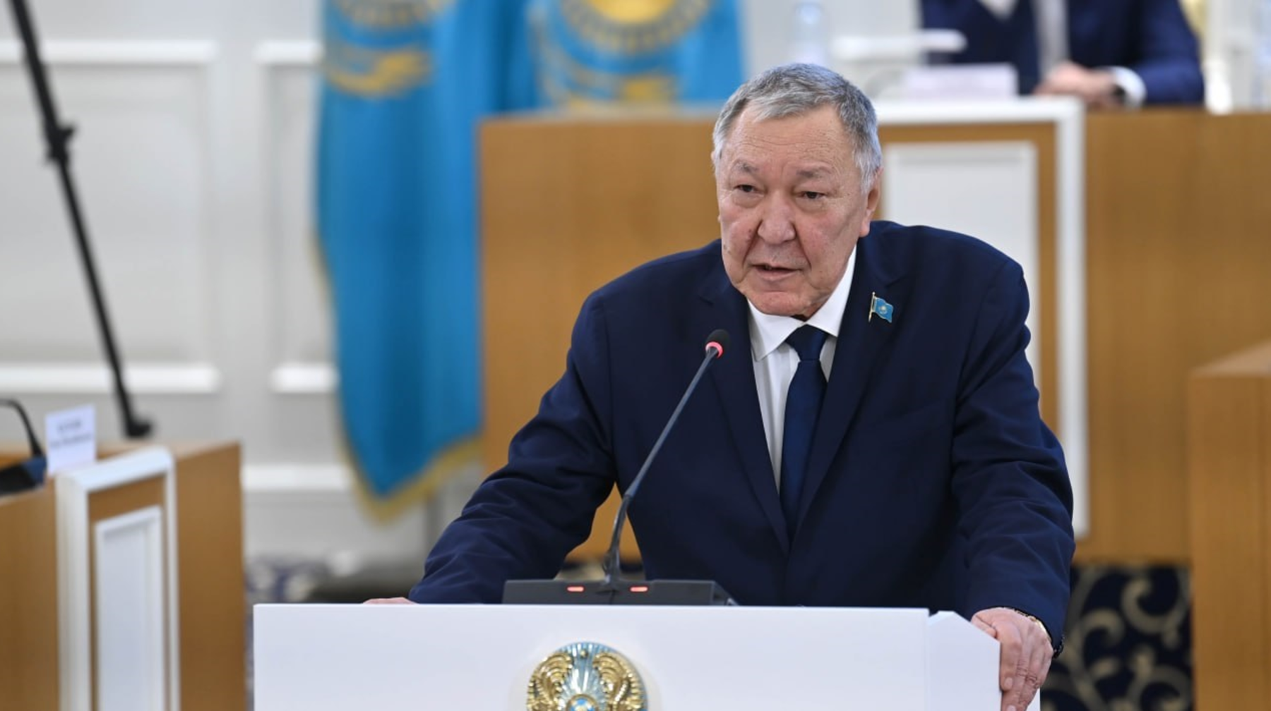 Конституцияға өзгерістер: Белгілі заңгер пікір білдірді