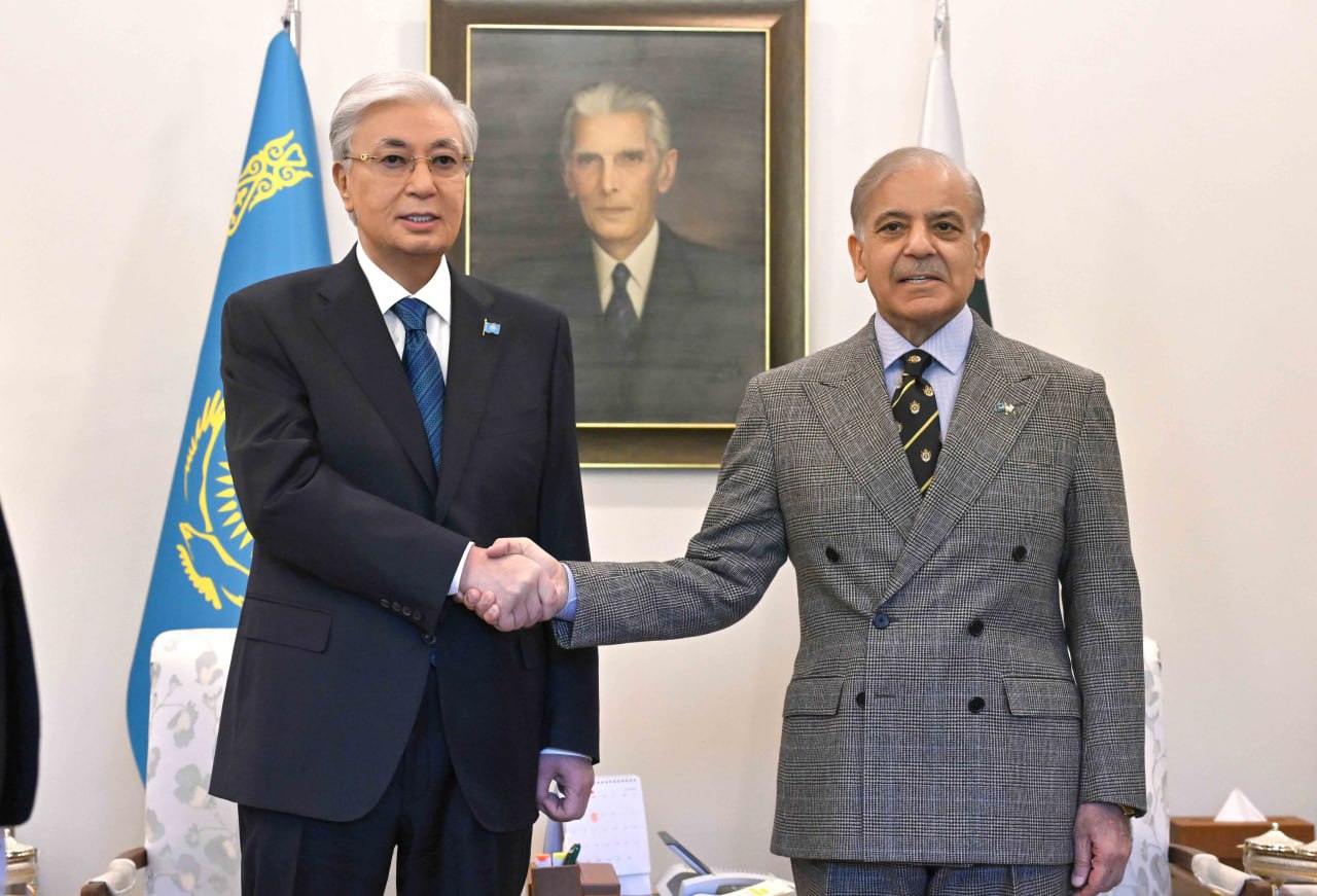 Президент Пәкістан Премьер-министрімен шағын құрамда келіссөз жүргізді