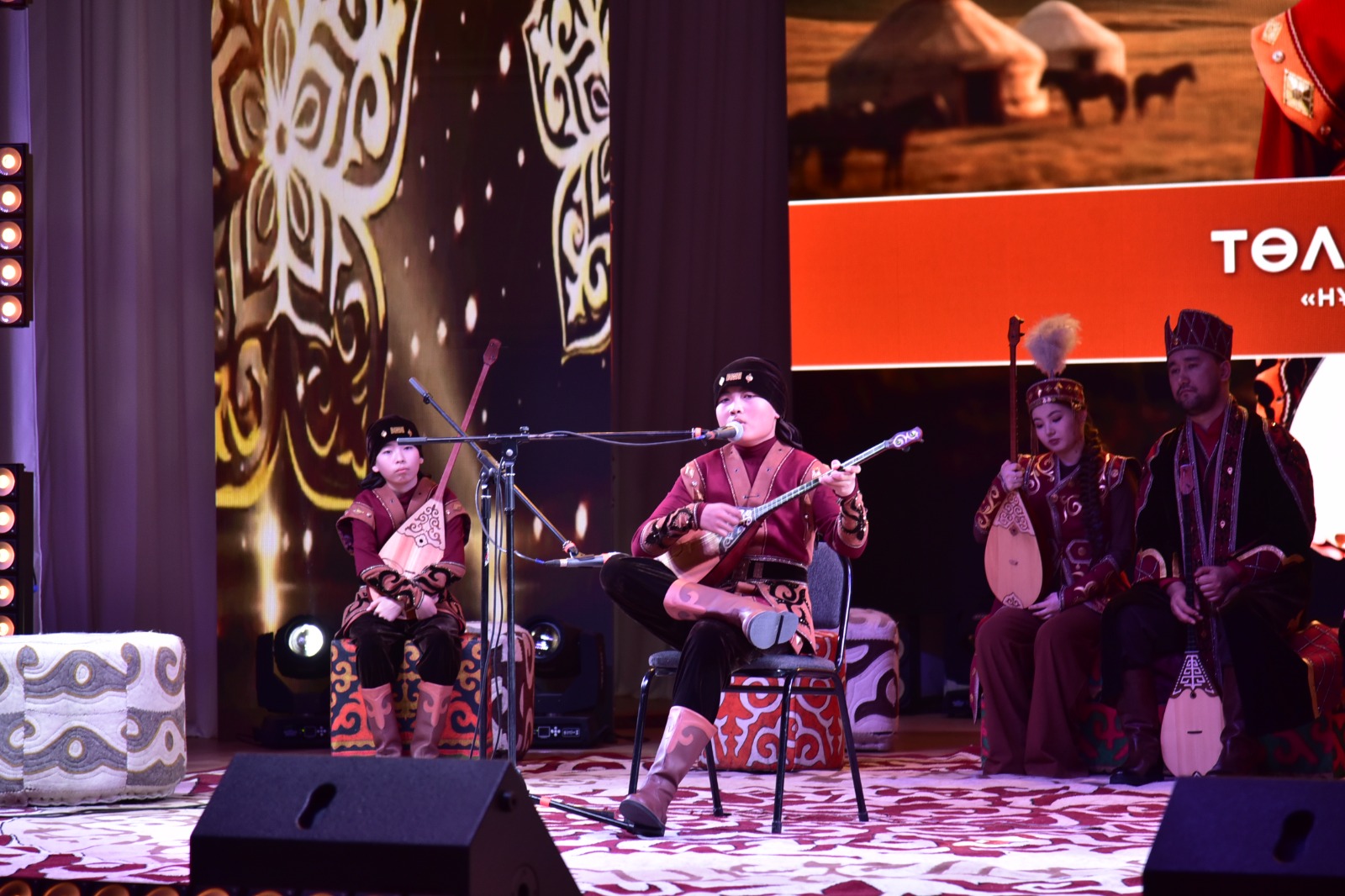 Жас жыршылар «Қырымның қырық батырын» жырлады