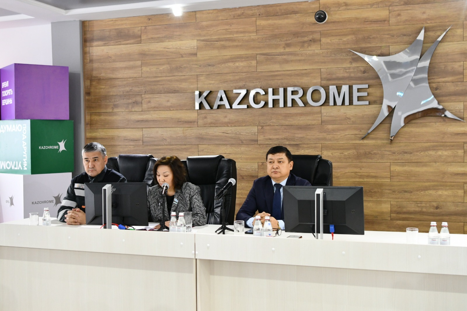 Ақтөбелік кәсіпорын жұмысшыларына жаңа Конституцияның басымдықтары айтылды