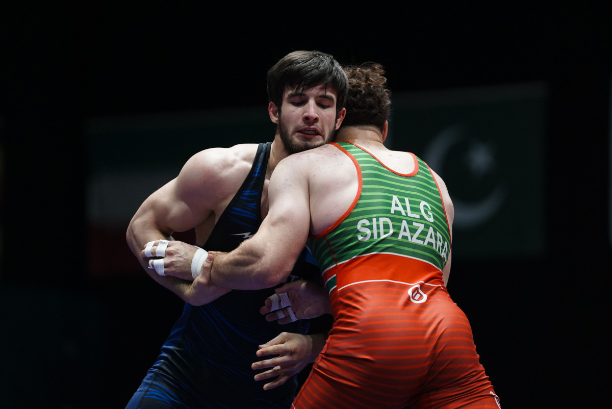 Алты балуан жеңіс тұғырына көтерілді