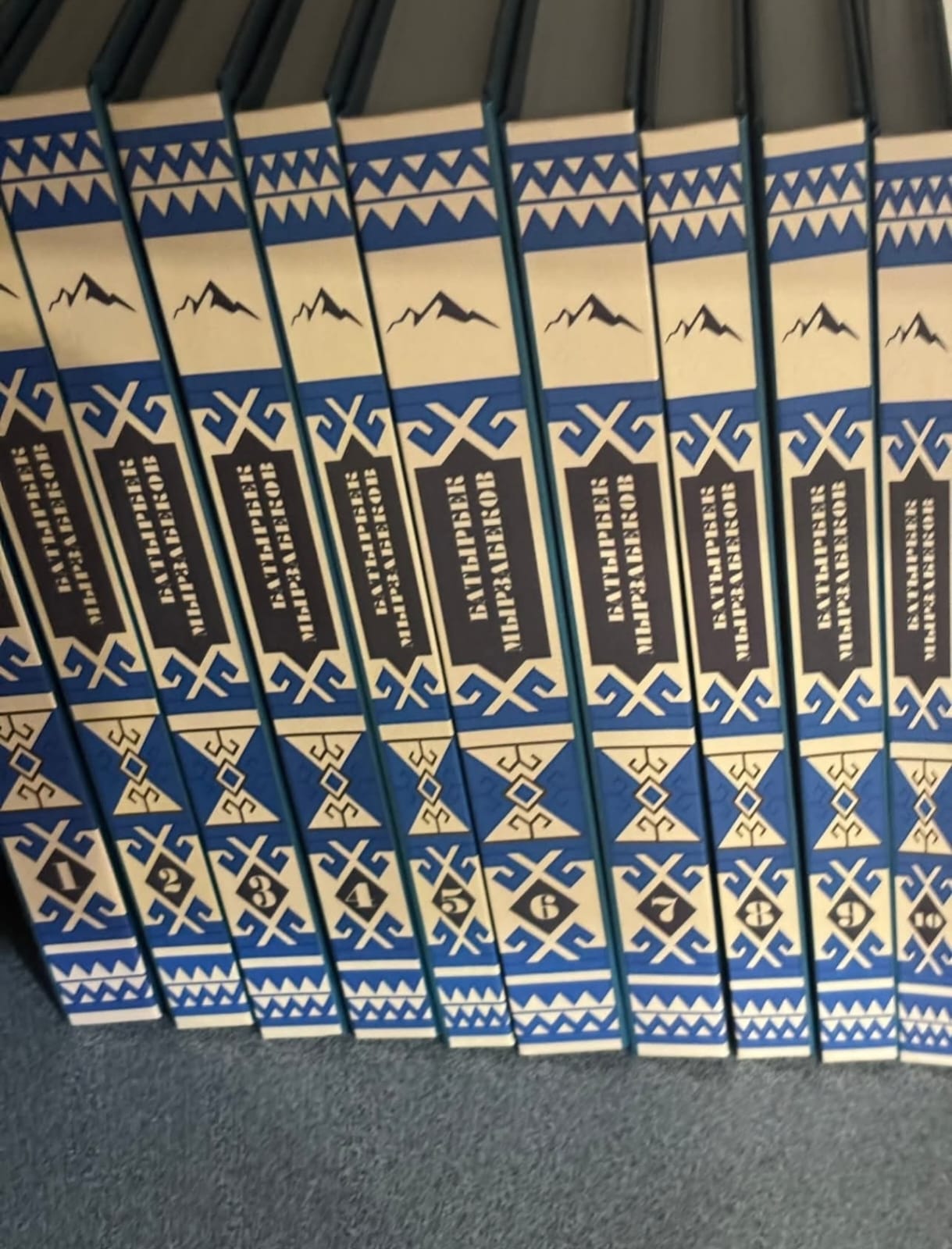 Белгілі журналист Батырбек Мырзабековтың шығармалар жинағының тұсауы кесілді