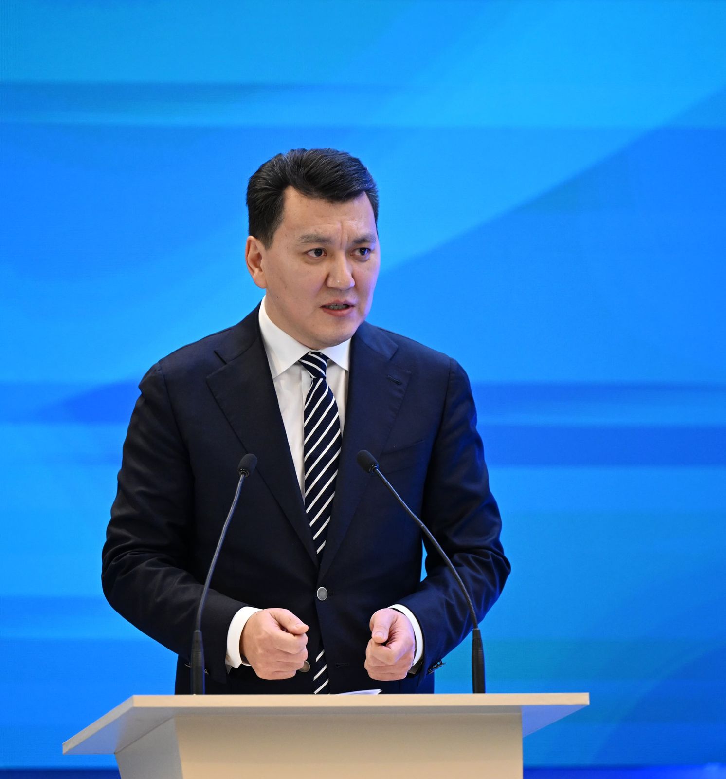 Ерлан Қарин: Жаңа Конституция еліміз қайда бара жатыр және Қазақстан болашақта қандай болады деген сұраққа жауап береді