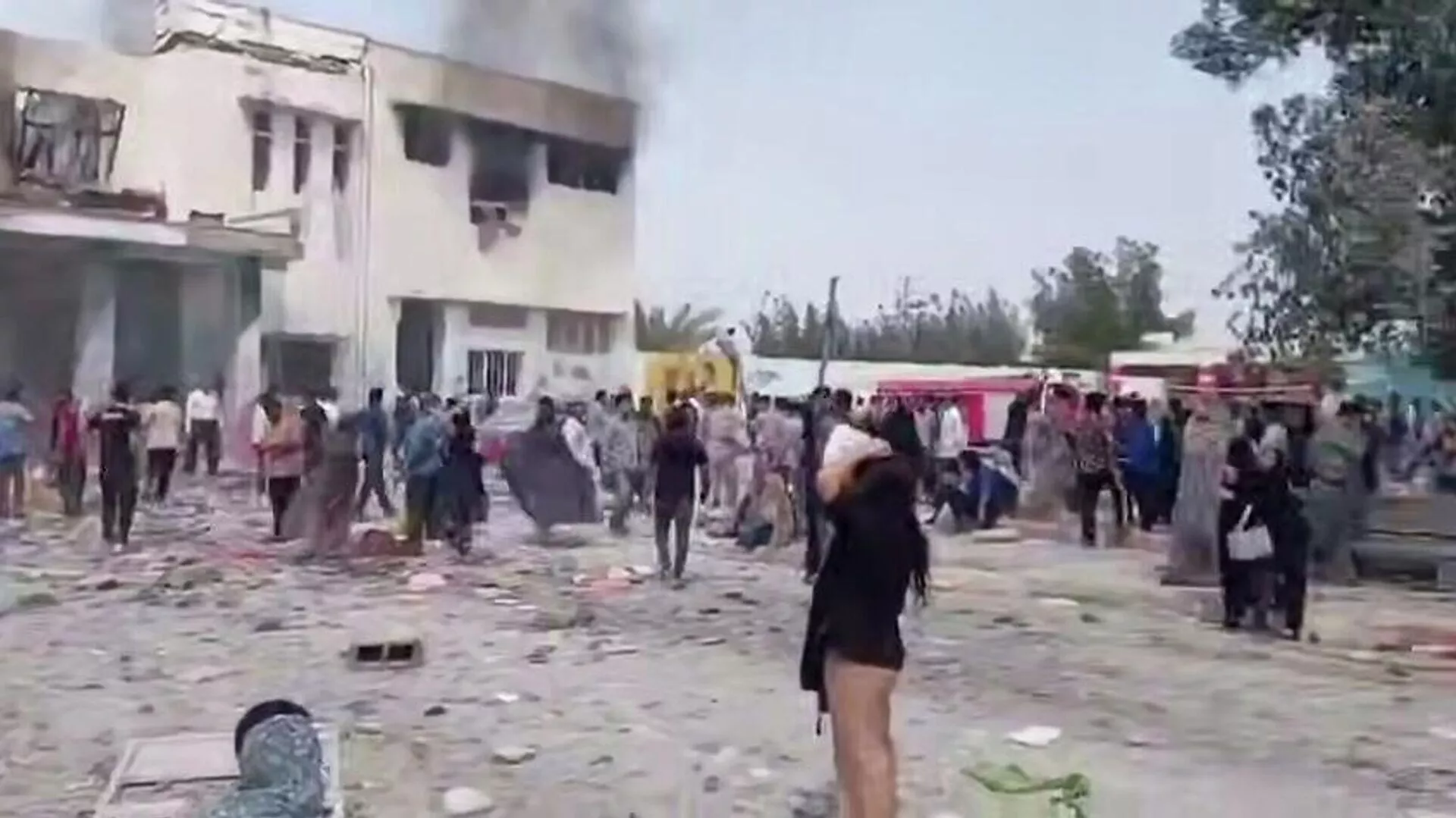 Ирандағы мектепке жасалған шабуыл: қаза тапқан оқушылардың саны 150-ге жуықтады