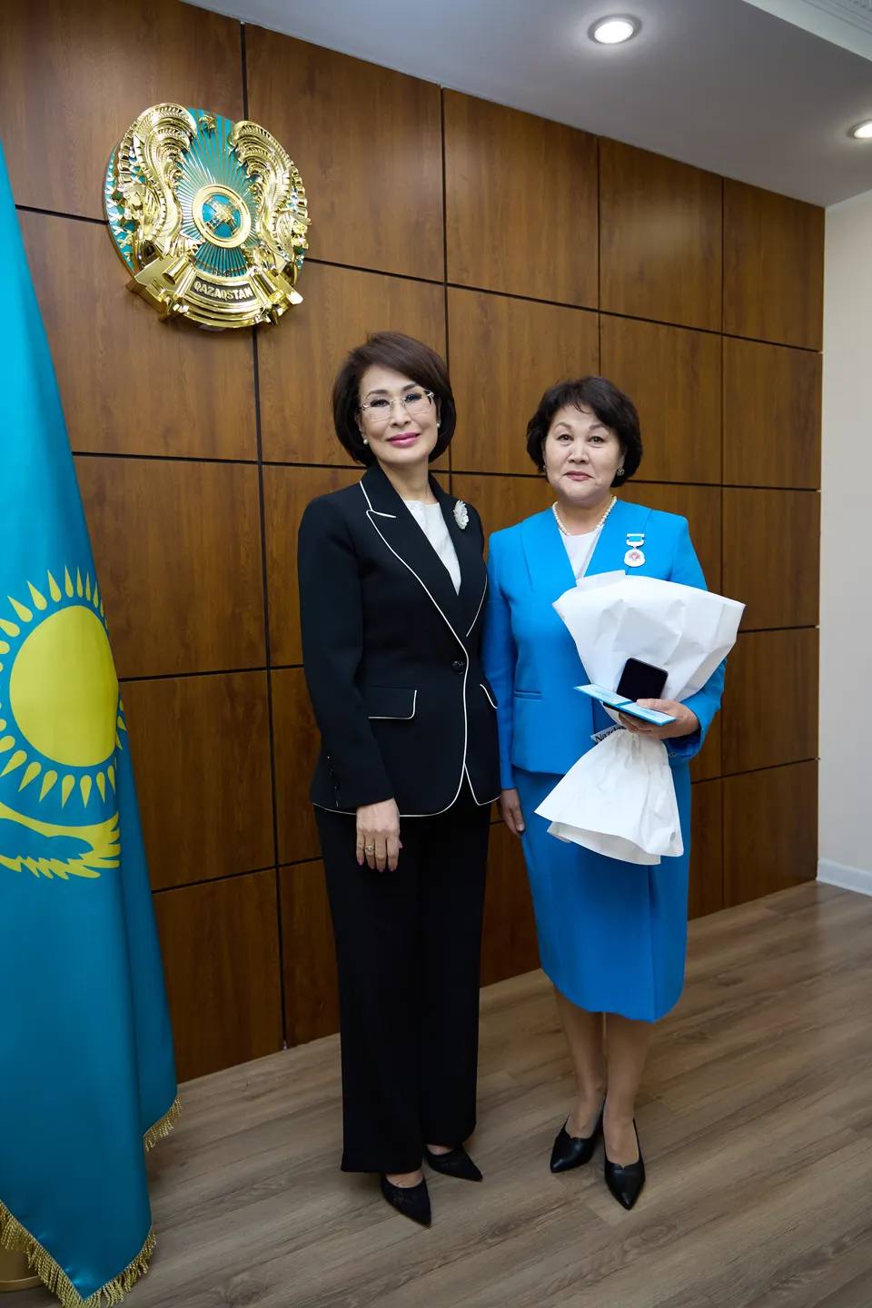 Ақмарал Әлназарова мереке қарсаңында медицина қызметкерлерін марапаттады