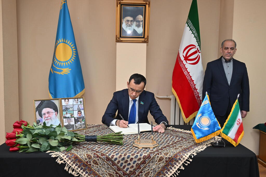 Мәулен Әшімбаев Иран халқына көңіл айтты