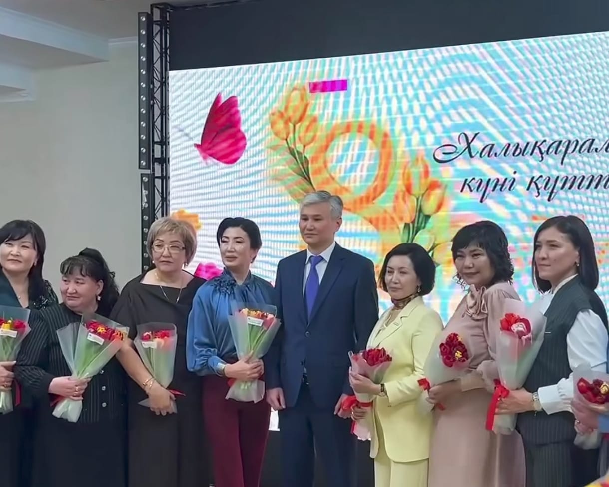 Әйелдермен әлем әдемі